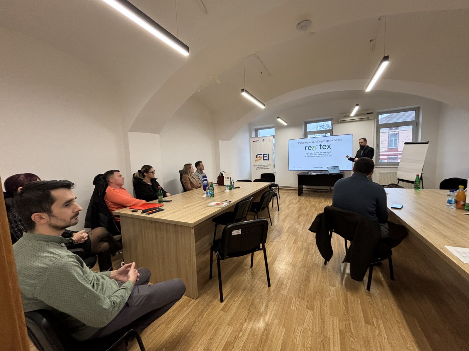 IMG e11195547e43a560f61c29c2ad00b592 V ReX TeX